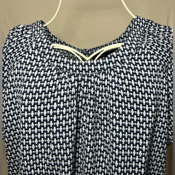 Catherine Malandrino Top Blue/White/Black Short Sleeve Size M Like New! - Picture 2 of 6